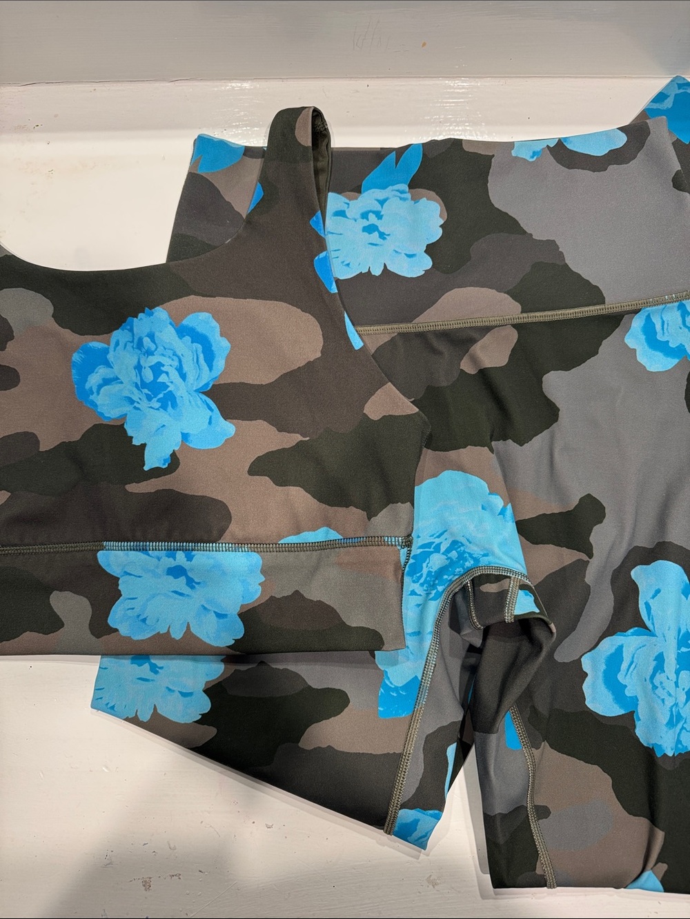 Aerie OFFLINE Floral Camo Sports Bra & Leggings Set Size L